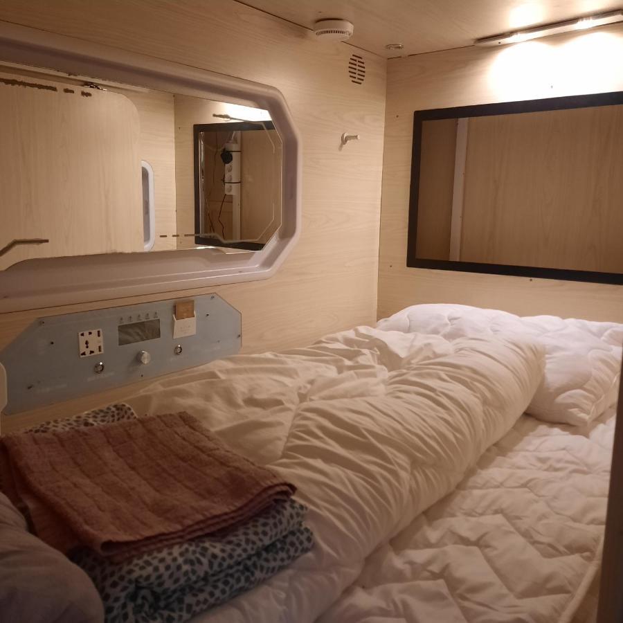 Sleeping Capsule In A Shared Room Odense Eksteriør bilde
